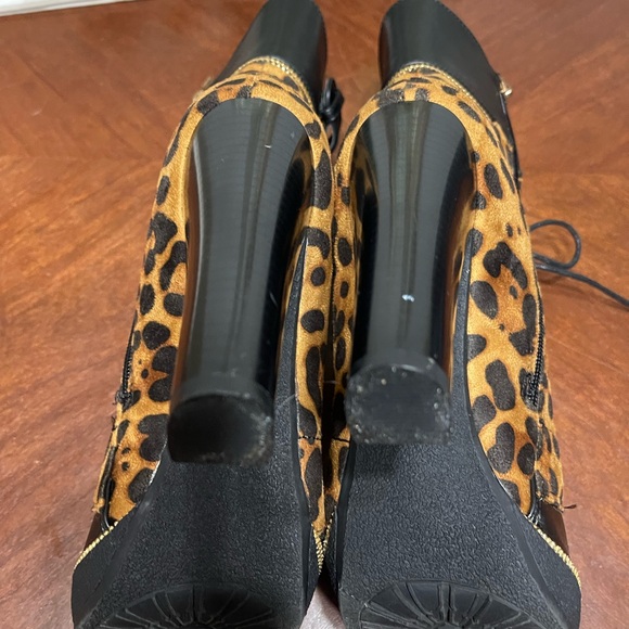 Italina Leopard  Ankle Bootie boots platform chunky heel - Picture 10 of 12